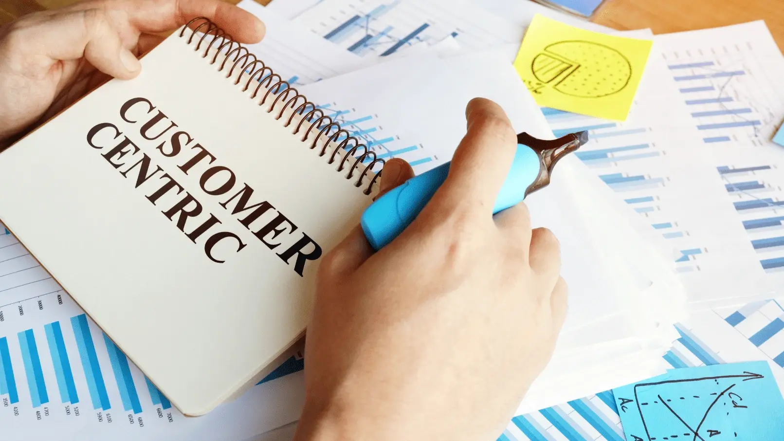 Infographic: Product-Centric VS Customer-Centric