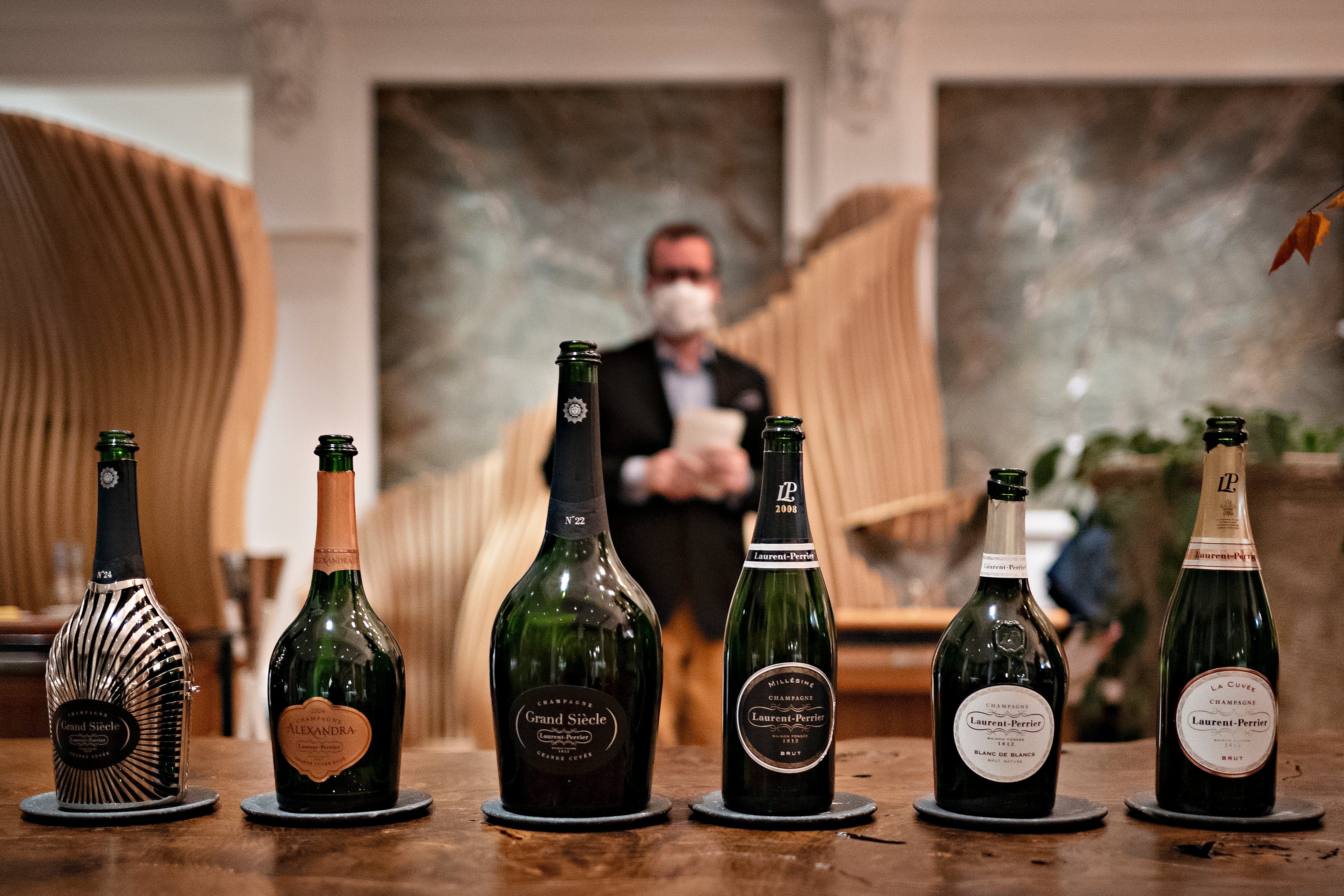 Photography of an experiential wine tasting